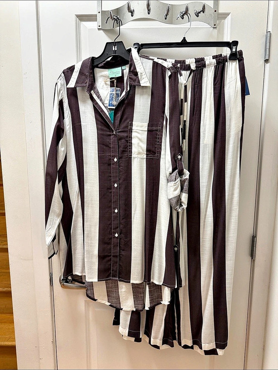 True Destinations Pants - True Destinations Brown & White Striped Wide Leg Set NWT